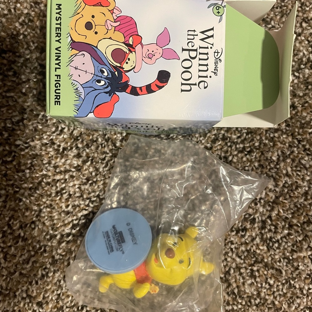 Disney Winnie the Pooh Mystery Vinyl Figure - Winnie